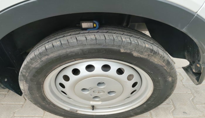 2023 Tata NEXON XE PETROL, Petrol, Manual, 23,959 km, tyre