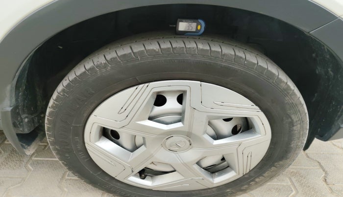 2023 Tata NEXON XE PETROL, Petrol, Manual, 23,959 km, tyre