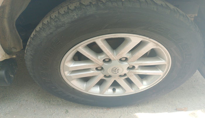 2013 Toyota Fortuner 3.0 4X2 AT, Diesel, Automatic, 2,65,815 km, tyre