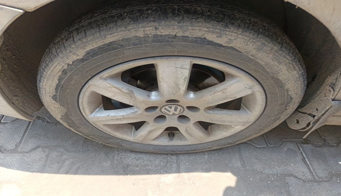 2012 Volkswagen Vento TRENDLINE DIESEL 1.6, Diesel, Manual, 1,55,198 km, tyre