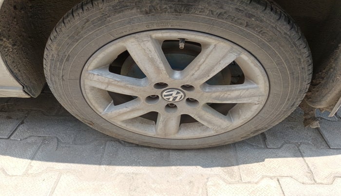 2012 Volkswagen Vento TRENDLINE DIESEL 1.6, Diesel, Manual, 1,55,198 km, tyre