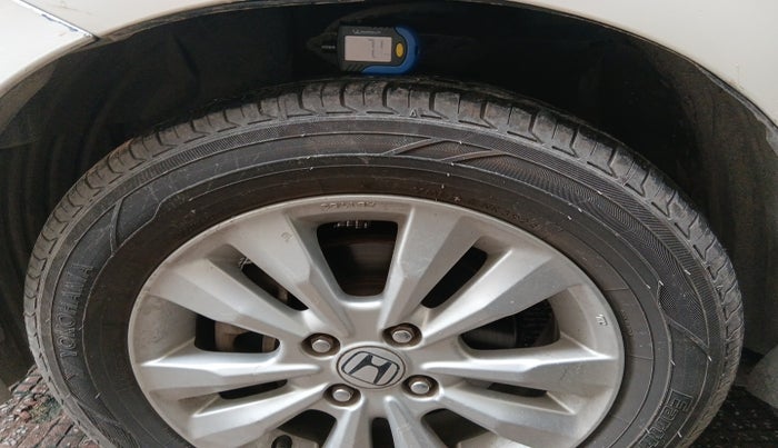 2013 Honda City 1.5L I-VTEC V MT, Petrol, Manual, 1,36,975 km, tyre