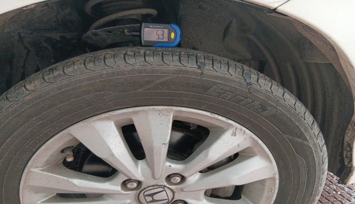 2013 Honda City 1.5L I-VTEC V MT, Petrol, Manual, 1,36,975 km, tyre