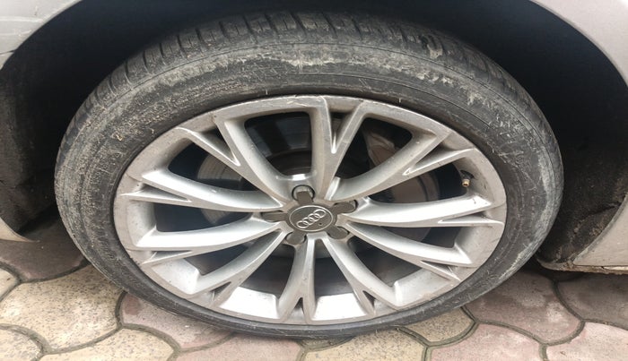 2012 Audi A8L 3.0 TDI quattro, Diesel, Automatic, 96,434 km, tyre