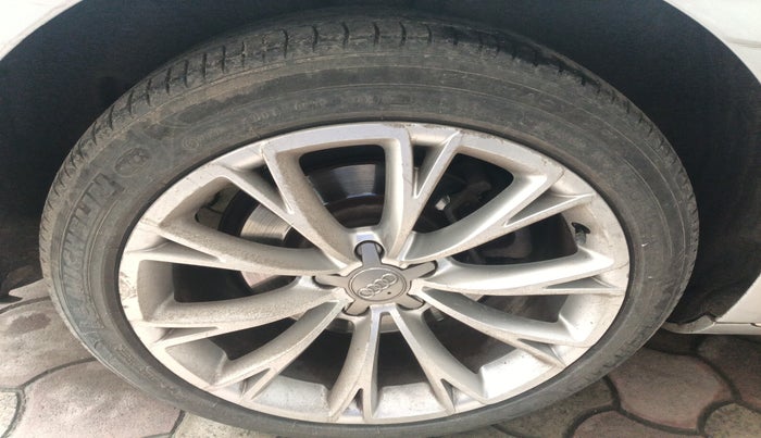 2012 Audi A8L 3.0 TDI quattro, Diesel, Automatic, 96,434 km, tyre