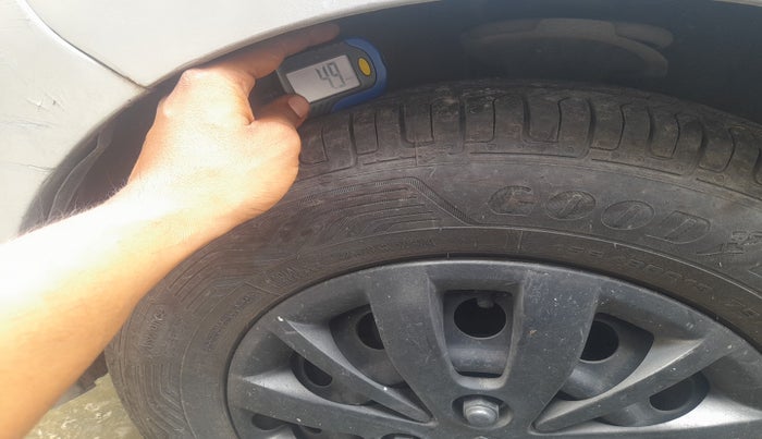 2013 Hyundai i10 MAGNA 1.2, Petrol, Manual, 49,221 km, tyre