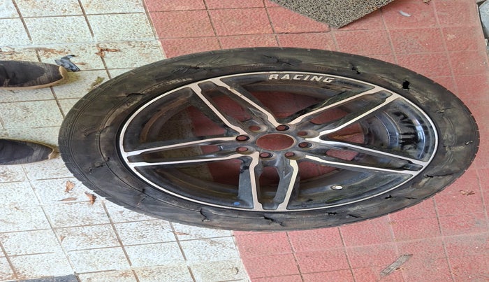 2021 Hyundai Verna S PLUS 1.5 VTVT, Petrol, Manual, 52,201 km, tyre