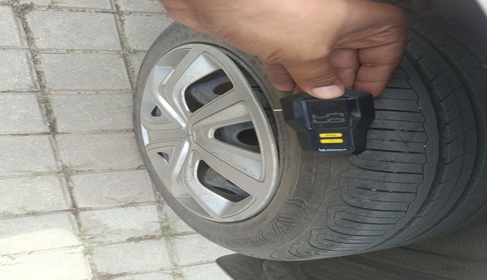 2023 Tata ALTROZ XTA, Petrol, Automatic, 23,319 km, tyre