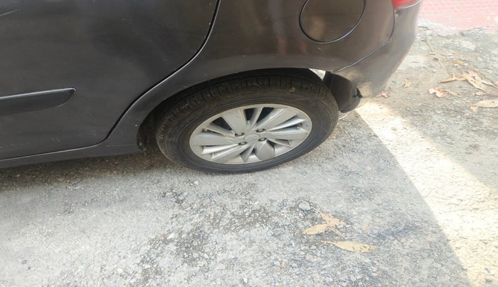 2015 Maruti Swift ZDI, Diesel, Manual, 1,89,349 km, tyre