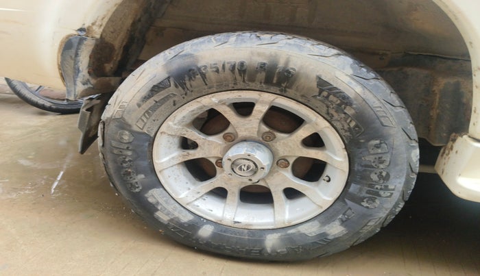 2011 Mahindra Scorpio SLE, Diesel, Manual, 1,89,459 km, tyre