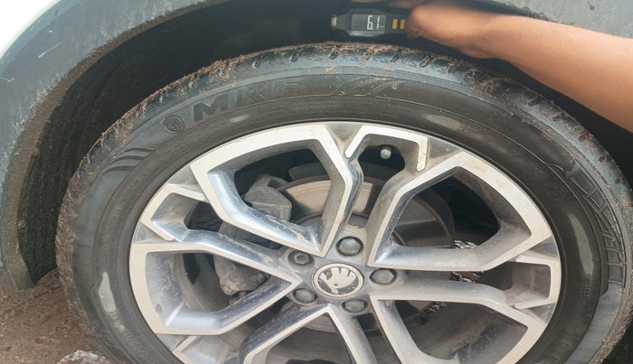 2023 Skoda KUSHAQ STYLE 1.0L TSI AT (6 AIRBAGS), Petrol, Automatic, 30,996 km, tyre