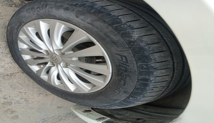 2021 Maruti Ciaz DELTA 1.5 SHVS MT PETROL, Petrol, Manual, 1,00,350 km, tyre