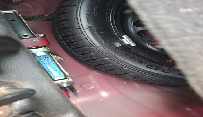 2017 Hyundai Grand i10 SPORTZ (O) AT 1.2 KAPPA VTVT, Petrol, Automatic, 29,342 km, tyre