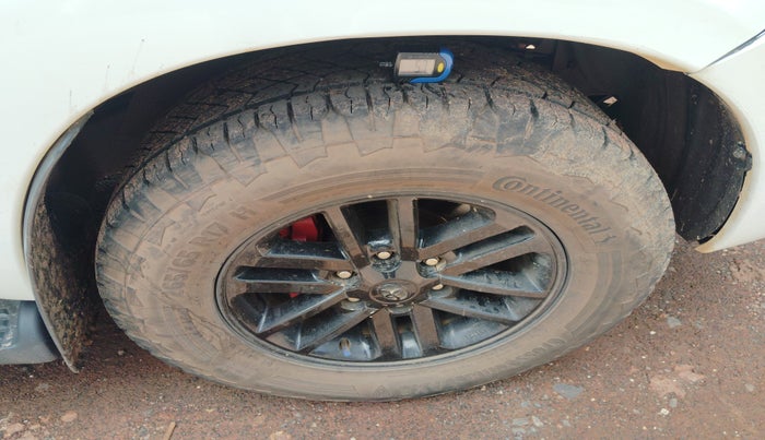 2013 Toyota Fortuner 3.0 4X2 AT, Diesel, Automatic, 2,18,031 km, tyre