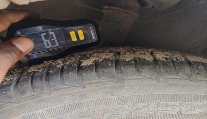 2012 Chevrolet Sail UVA 1.3 BASE, Diesel, Manual, 2,00,000 km, tyre