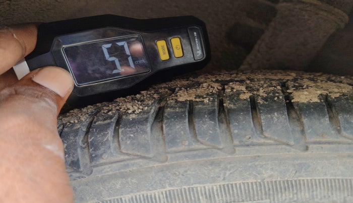 2012 Chevrolet Sail UVA 1.3 BASE, Diesel, Manual, 2,00,000 km, tyre