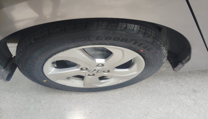 2016 Honda City 1.5L I-DTEC VX, Diesel, Manual, 1,22,906 km, tyre