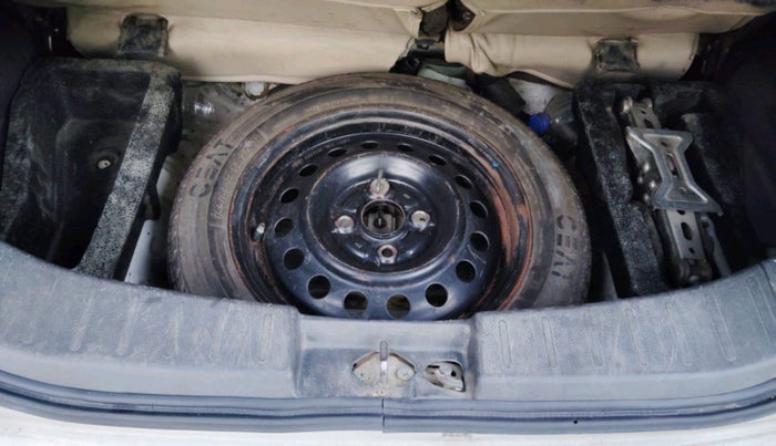 2010 Maruti Wagon R 1.0 VXI, Petrol, Manual, 1,05,184 km, tyre