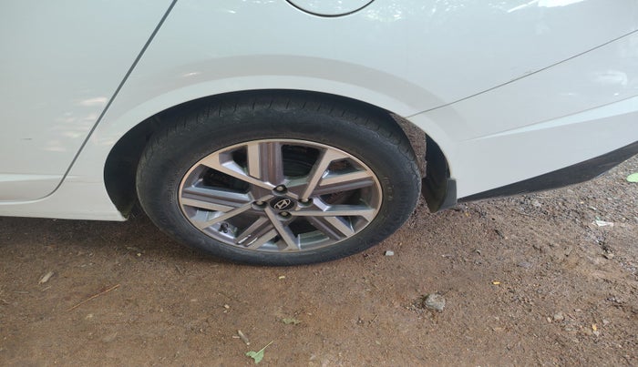 2023 Hyundai Verna SX 1.5 VTVT, Petrol, Manual, 43,497 km, tyre
