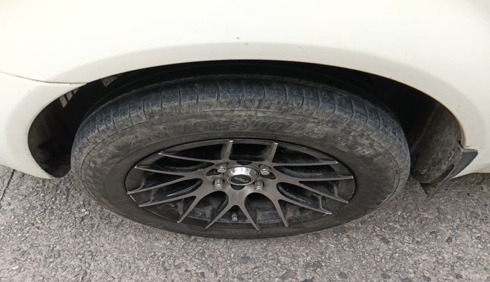 2012 Ford Fiesta Classic CLXI 1.4 DIESEL, Diesel, Manual, 1,08,415 km, tyre