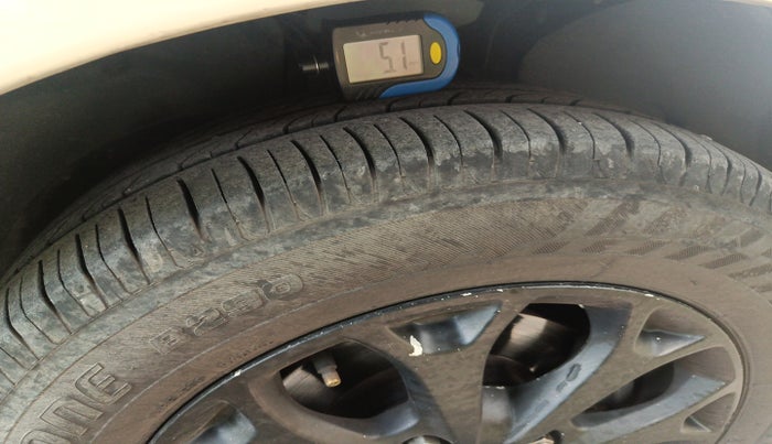 2013 Ford Figo TITANIUM 1.4 DIESEL, Diesel, Manual, 1,91,021 km, tyre