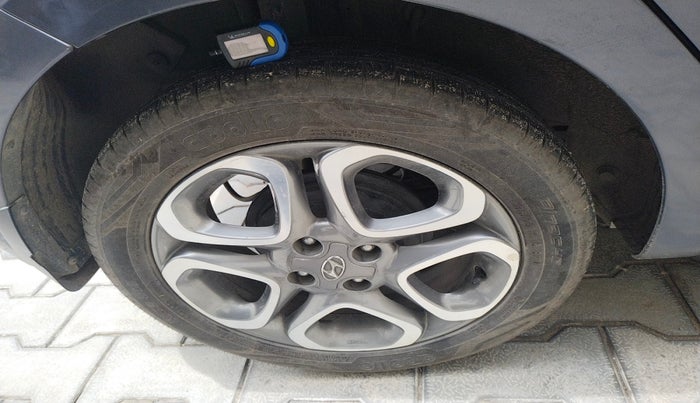 2018 Hyundai Elite i20 ASTA 1.2 (O), Petrol, Manual, 67,571 km, tyre