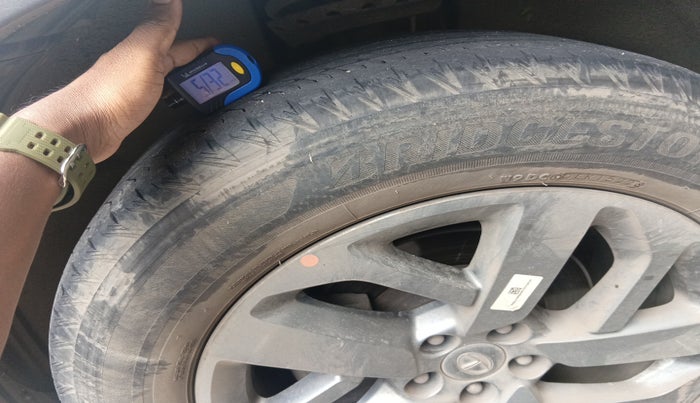 2022 Tata Safari XTA PLUS, Diesel, Automatic, 34,663 km, tyre