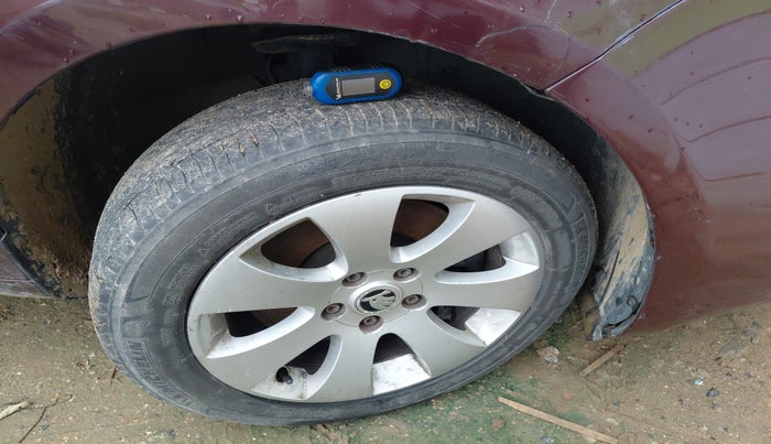 2010 Skoda Superb ELEGANCE 1.8 TSI AT, Petrol, Automatic, 87,183 km, tyre
