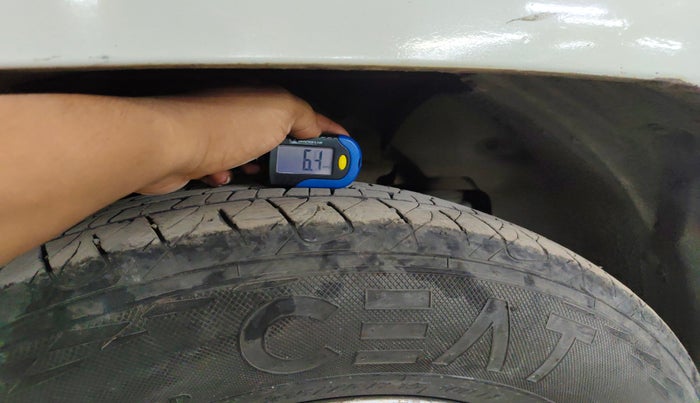 2015 Mahindra TUV300 T8, Diesel, Manual, 1,14,630 km, tyre