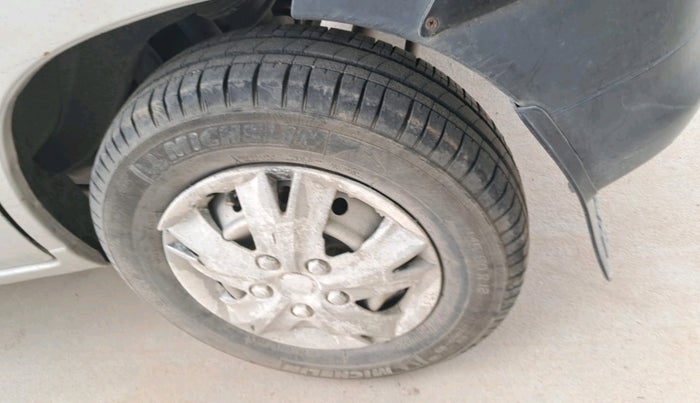 2011 Maruti Alto LXI, Petrol, Manual, 85,166 km, tyre