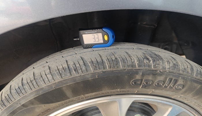 2016 Hyundai Grand i10 ASTA (O) AT 1.2 KAPPA VTVT, Petrol, Automatic, 52,473 km, tyre
