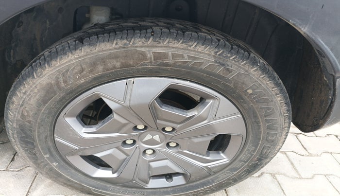 2025 Mahindra XUV 3XO MX3 Pro 1.2 L TCMPFI AT, Petrol, Automatic, 2,639 km, tyre