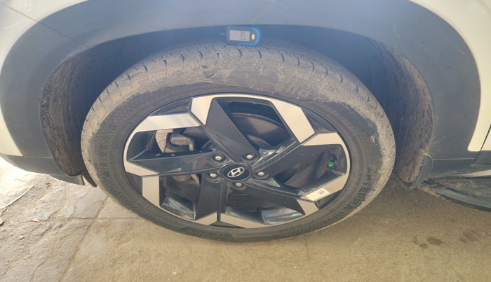 2021 Hyundai ALCAZAR PLATINUM 2.0 MT 7STR, Petrol, Manual, 43,437 km, tyre