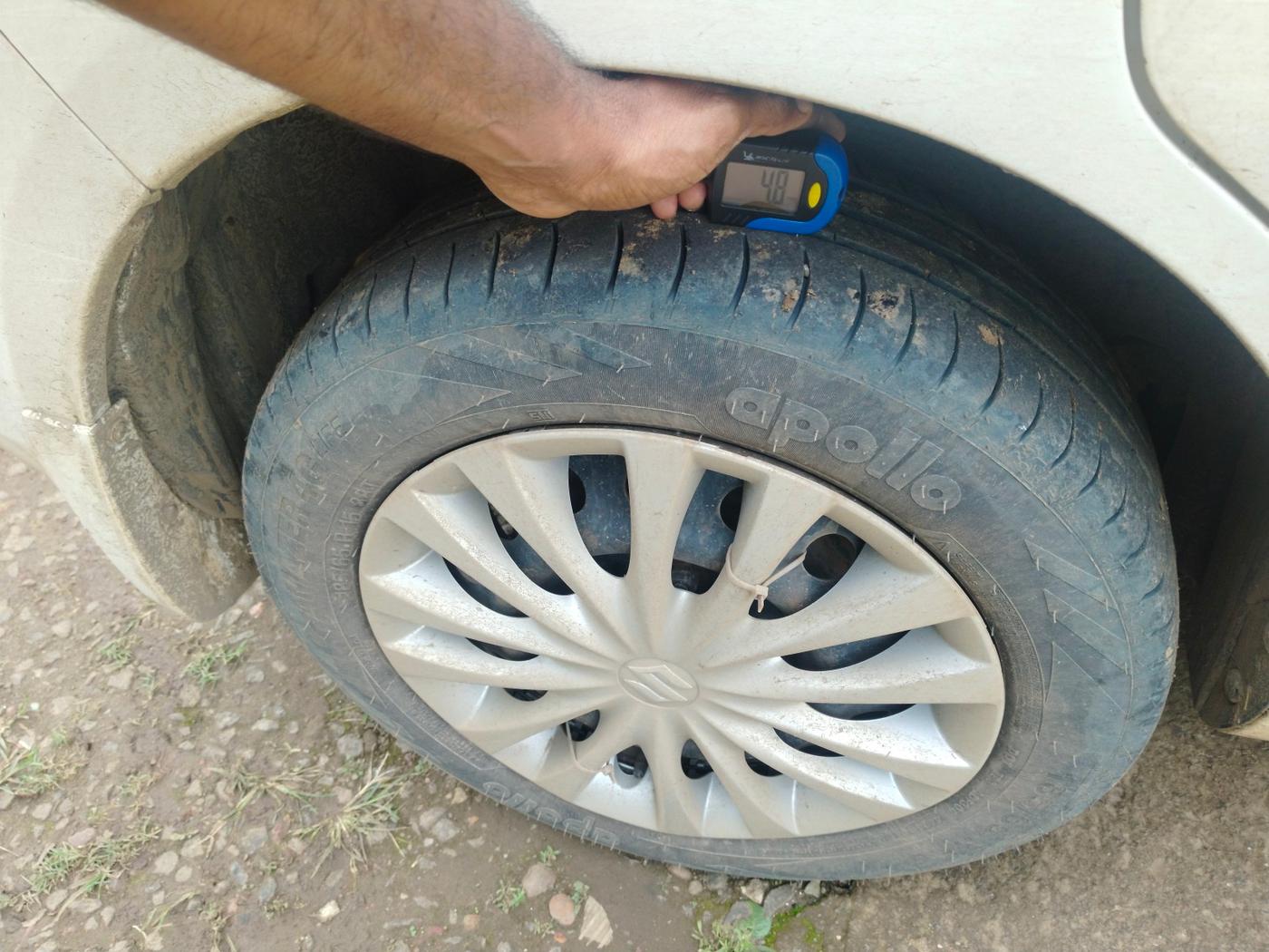 2014 Maruti Ertiga VDI, Diesel, Manual, 2,23,058 km, tyre