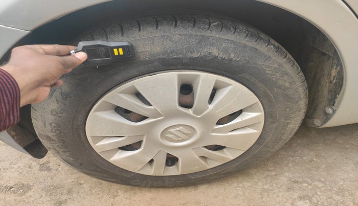 2014 Maruti Swift VXI, Petrol, Manual, 1,39,680 km, tyre