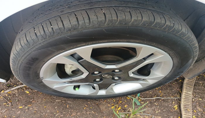 2024 Hyundai NEW I20 Sportz (O) 1.2, Petrol, Manual, 19,917 km, tyre