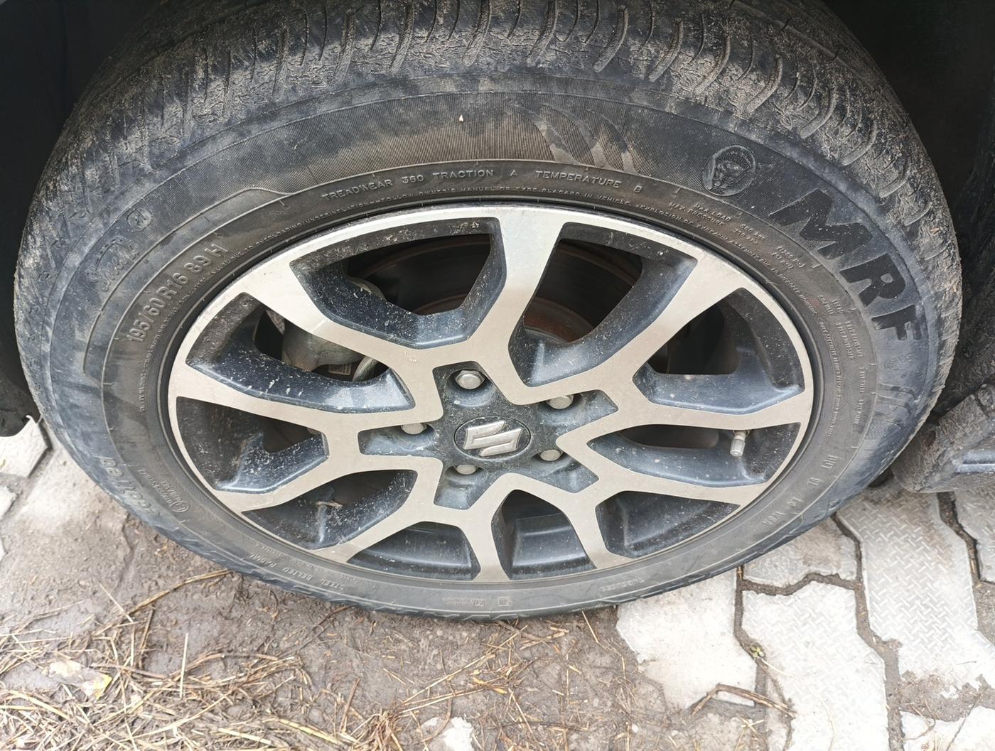 2022 Maruti XL6 ALPHA PLUS AT, Petrol, Automatic, 40,000 km, tyre