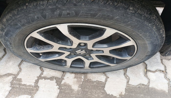 2022 Maruti XL6 ALPHA PLUS AT, Petrol, Automatic, 37,377 km, tyre