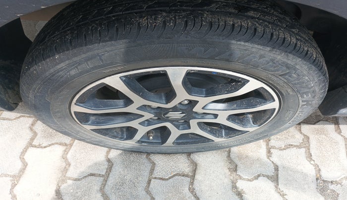 2022 Maruti XL6 ALPHA PLUS AT, Petrol, Automatic, 37,377 km, tyre