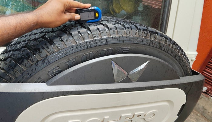 2024 Mahindra Bolero B6, Diesel, Manual, 32,741 km, tyre