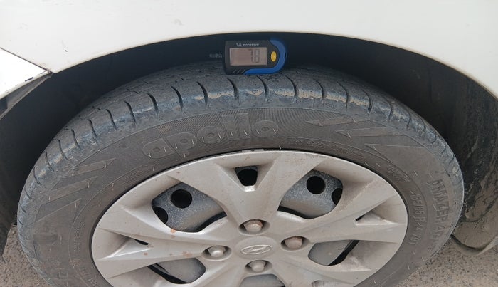 2016 Hyundai Grand i10 SPORTZ 1.2 KAPPA VTVT, Petrol, Manual, 1,00,865 km, tyre