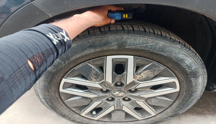 2021 Hyundai VENUE SX 1.0 TURBO, Petrol, Manual, 28,995 km, tyre