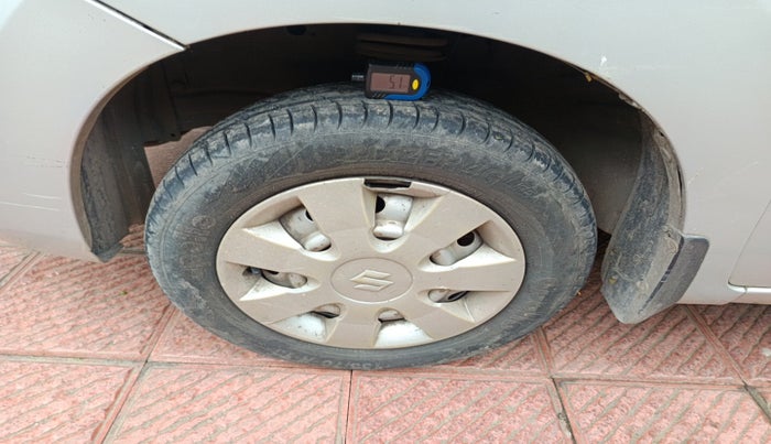 2013 Maruti Wagon R 1.0 LXI CNG, Petrol, Manual, 88,156 km, tyre