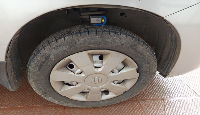 2013 Maruti Wagon R 1.0 LXI CNG, Petrol, Manual, 88,156 km, tyre