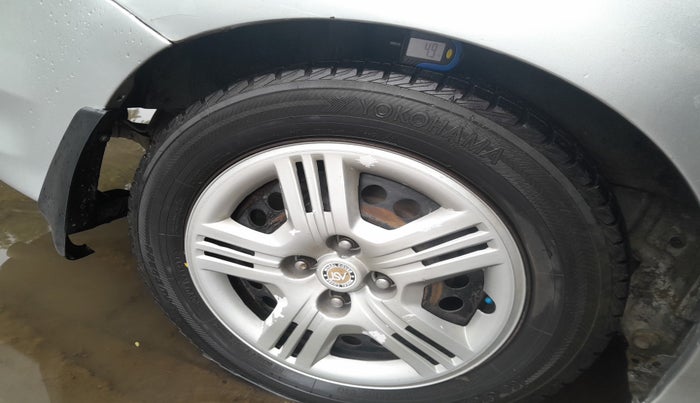 2010 Honda City 1.5L I-VTEC S MT, Petrol, Manual, 1,08,442 km, tyre