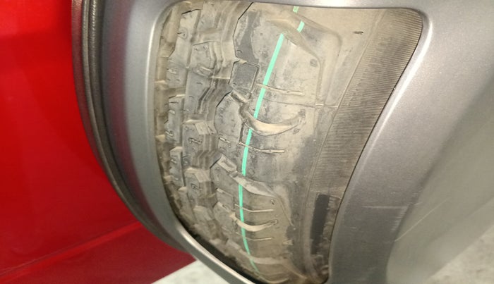 2018 Mahindra TUV300 T10, Diesel, Manual, 1,34,707 km, tyre