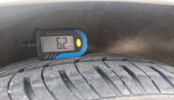 2010 Hyundai i20 SPORTZ 1.2, Petrol, Manual, 1,30,809 km, tyre