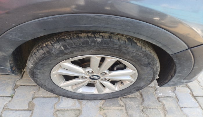 2017 Hyundai Creta SX PLUS 1.6 DIESEL, Diesel, Manual, 1,54,906 km, tyre