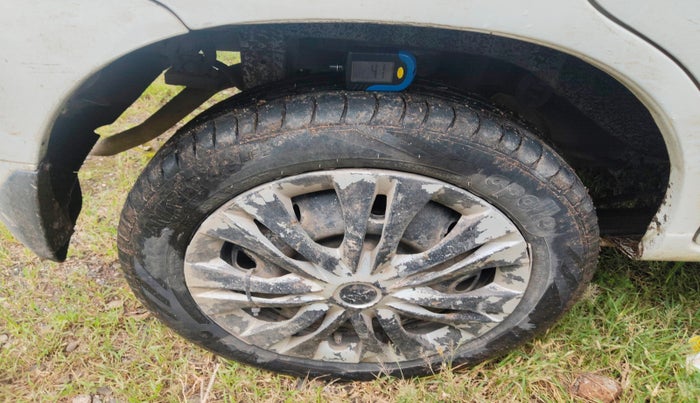 2011 Maruti Alto K10 LXI, Petrol, Manual, 1,04,073 km, tyre