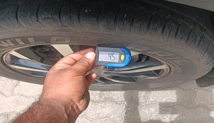 2019 Mahindra XUV500 W11 AT, Diesel, Automatic, 81,000 km, tyre